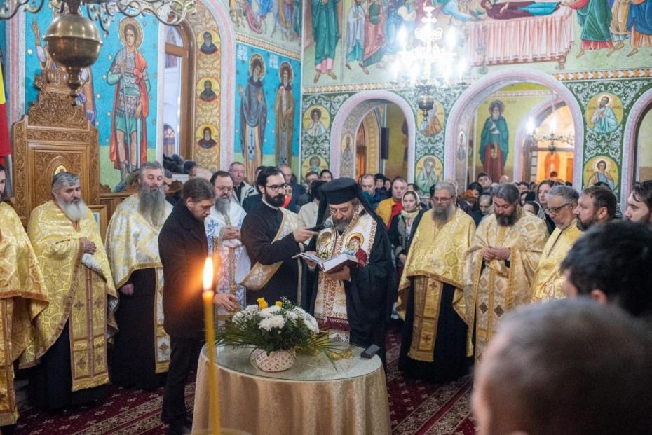 Binecuvântare arhierească la Parohia Victoria-Stăuceni / Foto: Facebook: Federovici Doina Elena 