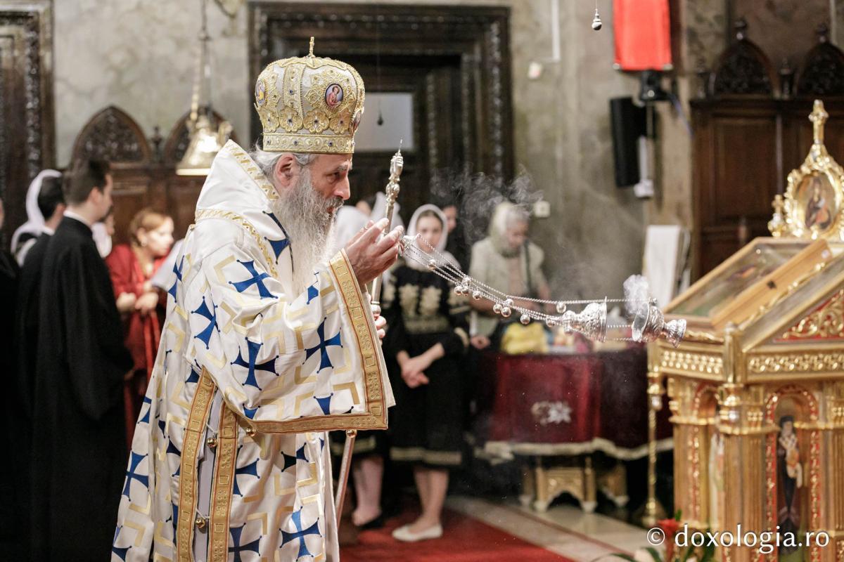 Momente din cadrul Sfintei Liturghii la Catedrala mitropolitană din Iași / foto: Oana Nechifor
