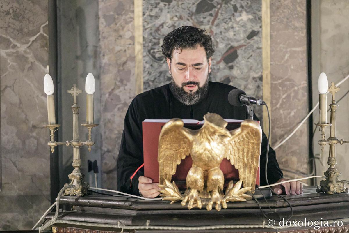 Momente din cadrul Sfintei Liturghii la Catedrala mitropolitană din Iași / foto: Oana Nechifor