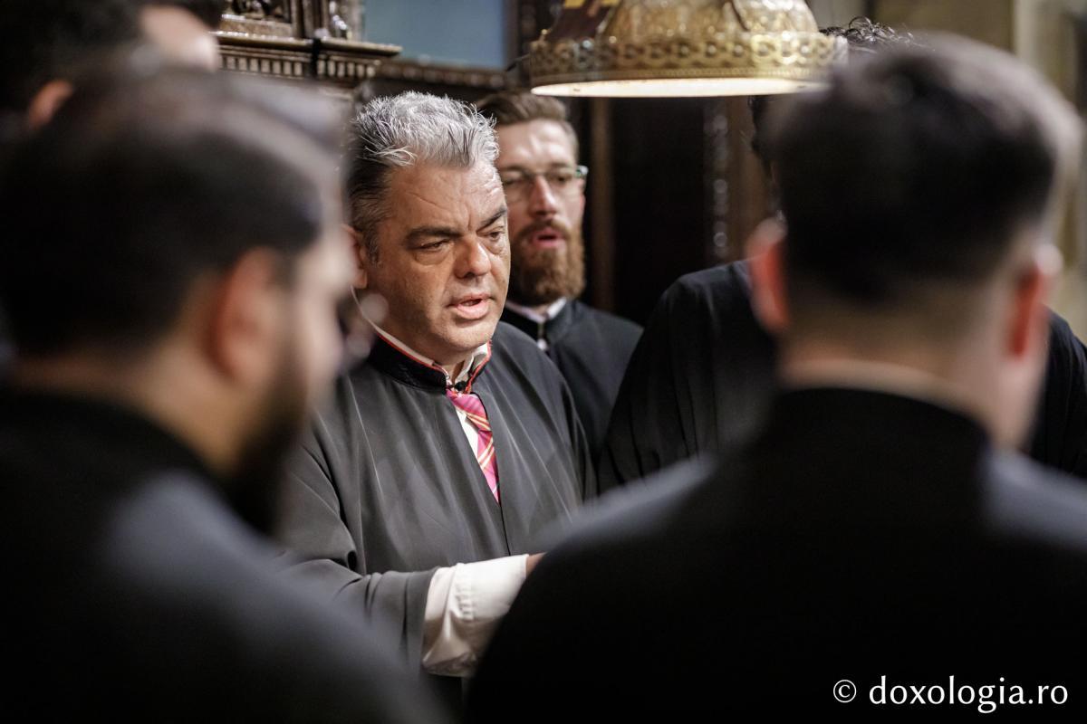 Corul „Byzantion” dirijat de Adrian Sîrbu împreună cu Dimitrios Galanis și prof. dr. Georgios Konstantinou din Grecia / foto: Oana Nechifor