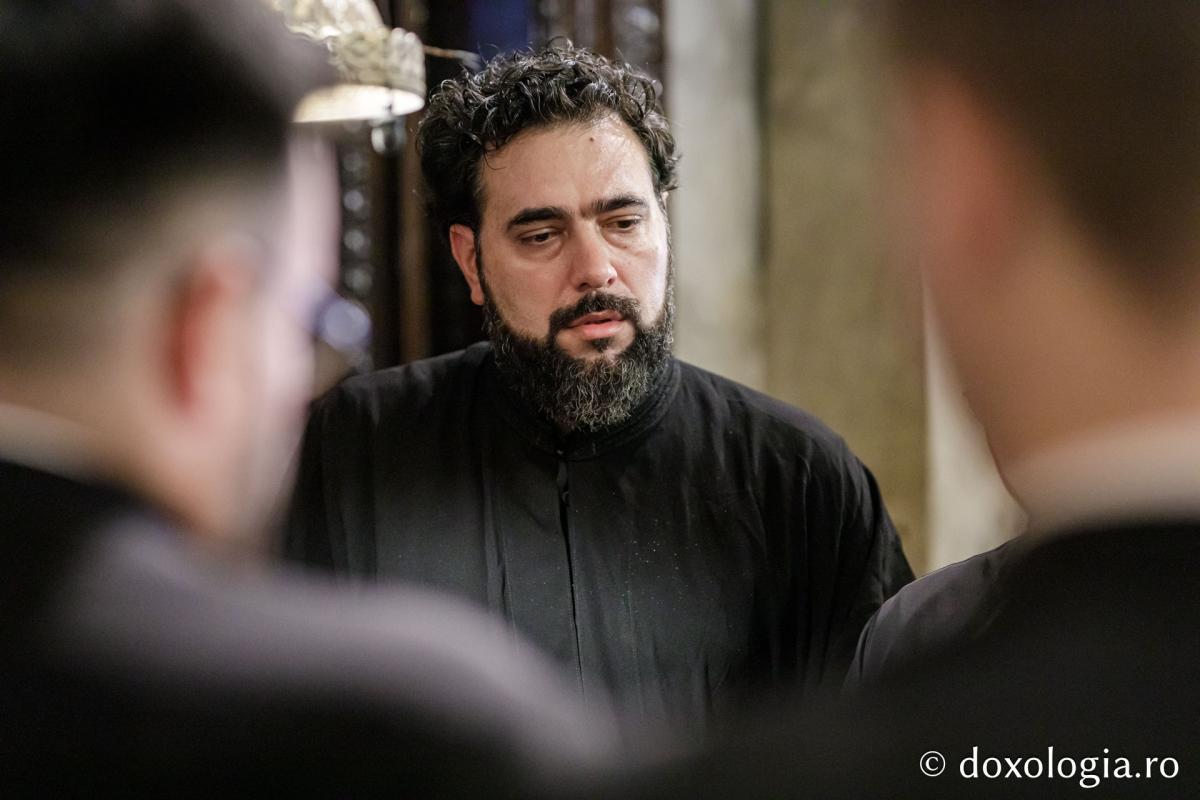 Corul „Byzantion” dirijat de Adrian Sîrbu împreună cu Dimitrios Galanis și prof. dr. Georgios Konstantinou din Grecia / foto: Oana Nechifor