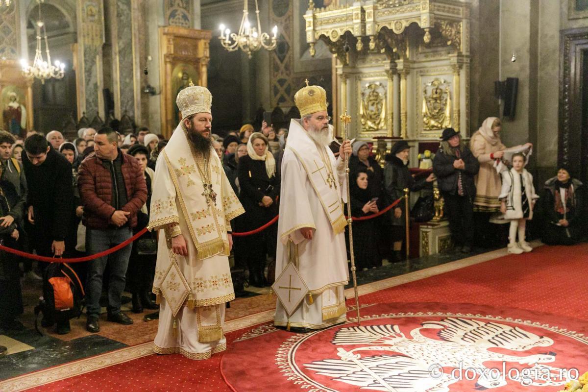 Liturghie arhierească la Catedrala Mitropolitană din Iași  în cinstea Sfinților Trei Ierarhi / Foto: pr. Silviu Cluci