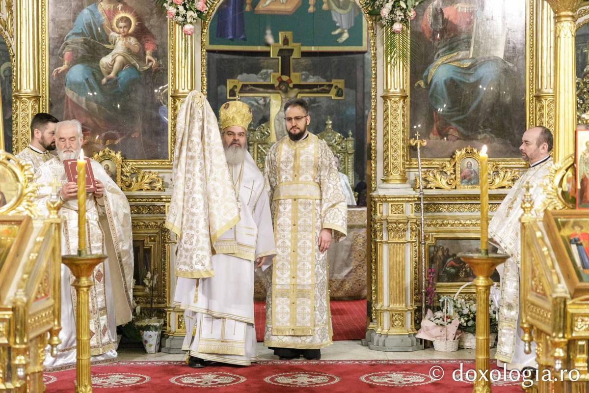 Liturghie arhierească la Catedrala Mitropolitană din Iași  în cinstea Sfinților Trei Ierarhi / Foto: pr. Silviu Cluci